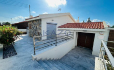 Spacious furnished villa with pool in Episkopi 