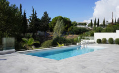 Spacious furnished villa with pool in Episkopi 