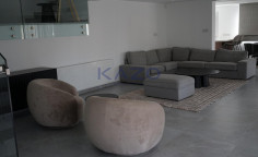Spacious furnished villa with pool in Episkopi 