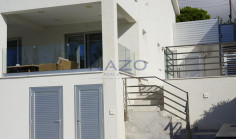Spacious furnished villa with pool in Episkopi 