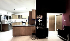 Fully furnished 3 bedroom upper level apartment in Kapsalos 