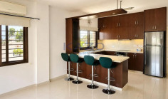 Spacious unfurnished upper level apartment in quiet Polemidia Kato 
