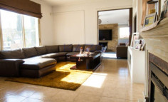 Spacious Moni home with pool on large plot 