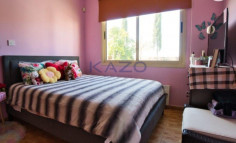 Spacious Moni home with pool on large plot 