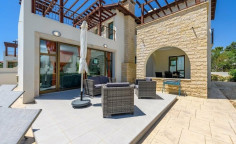 Luxury 3 bedroom house to rent in Agia Thekla