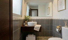 3 bedroom apartment to rent in Lykabittos