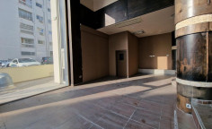 Commercial for sale in Agioi Omologites