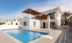 3 bedroom house in Pervolia 