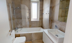 Large 4 bedroom villa with swimming pool for sale in Coral Bay