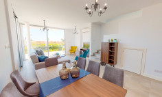 Large 4 bedroom villa with swimming pool for sale in Coral Bay