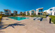 Large 4 bedroom villa with swimming pool for sale in Coral Bay