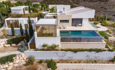 Large 4 bedroom furnished villa with swimming pool for sale in Minthis Hills Large 4 bedroom furnished villa with swimming pool for sale in Minthis Hills