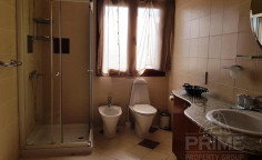 Luxury 4 bedroom furnished villa with swimming pool for sale in Coral Bay