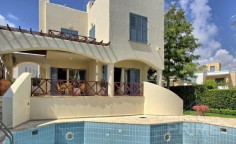 Lovely 4 bedroom villa with swimming pool for sale in Chloraka