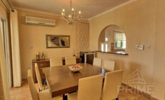 Lovely 4 bedroom villa with swimming pool for sale in Chloraka