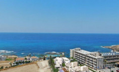 Luxury 7 bedroom villa for sale in Kissonerga