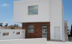 Large 3 bedroom furnished villa with swimming pool for sale in Peyia