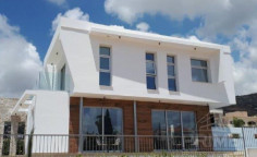 Large 3 bedroom furnished villa with swimming pool for sale in Peyia