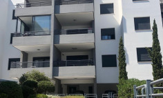 Luxury 2 bedroom furnished apartment with swimming pool for sale in Mesa Geitonia