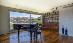 Lovely 4 bedrooms house with swimming pool for sale in Aphrodite Hills