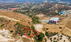 Beautiful commercial for sale in Monagroulli