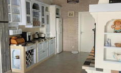 4 bedroom bungalow with swimming pool for sale in Coral Bay