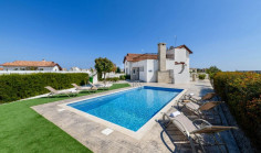 Beautiful 4 bedroom house with swimming pool for sale in Agia Thekla