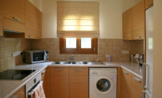 2 bedroom furnished apartment with swimming pool to rent in Aphrodite Hills