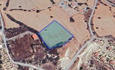 Residential 7358 m2 for sale in Maroni, Larnaca