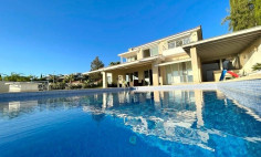 Luxury 5 bedrooms villa in Tala with sea views 