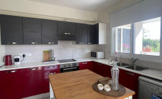 Large 3 bedroom apartment with swimming pool to rent in Germasogeia Tourist Area