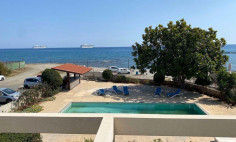Luxury 3 bedroom apartment with swimming pool to rent in Agios Tychonas