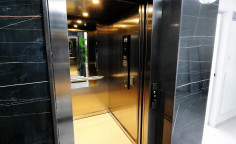 Top floor apt in a modern tower close to the american academy, Larnaca center 