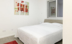 Top floor apt in a modern tower close to the american academy, Larnaca center 