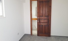 Top floor apt in a modern tower close to the american academy, Larnaca center 