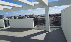 Top floor apt in a modern tower close to the american academy, Larnaca center 