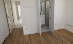 Top floor apt in a modern tower close to the american academy, Larnaca center 