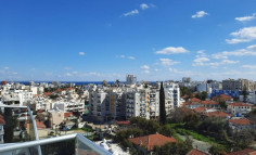 Top floor apt in a modern tower close to the american academy, Larnaca center 