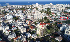 Top floor apt in a modern tower close to the american academy, Larnaca center 