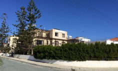 Apartment building for sale on Dekelia road walking distance to the sea, with sea views 
