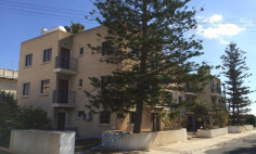 Apartment building for sale on Dekelia road walking distance to the sea, with sea views 