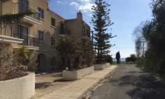 Apartment building for sale on Dekelia road walking distance to the sea, with sea views 