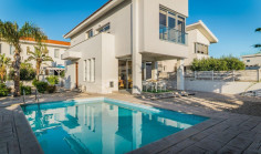 3 house with swimming pool for sale in Perivolia