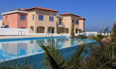 Spacious 2 bedroom maisonette with swimming pool for sale in Prodromi