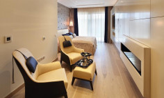 4 bedroom furnished apartment with swimming pool for sale in Germasogeia Tourist Area