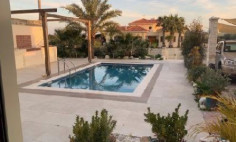 Beautiful 4 bedroom house with swimming pool for sale in Moni