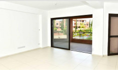 Beautiful 3 bedrooms apartment with swimming pool for sale in Kato Paphos