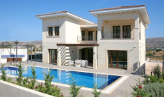 Beautiful 5 bedroom house with swimming pool for sale in Kalogiroi