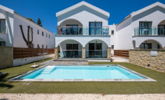 Spacious 2 bedroom apartment with swimming pool for sale in Latsi
