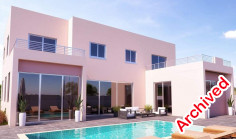 Spacious 5 bedroom house with swimming pool for sale in Yeroskipou